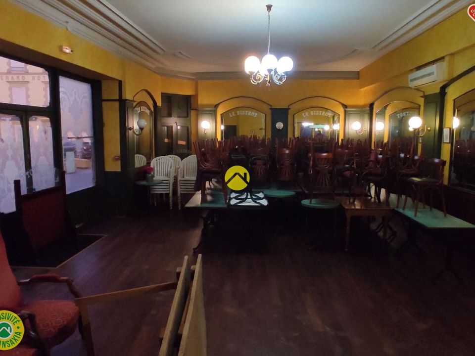 Erhvervsejendom i Bourbon-l'Archambault, Allier - foto 3