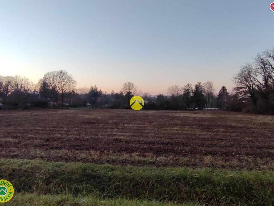 Tomt i La Guerche-sur-l'Aubois, Cher - bilde 1