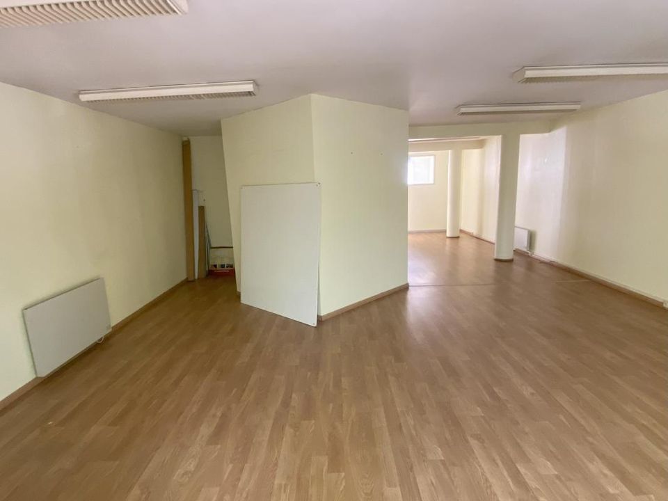 Erhvervsejendom i Calais, Pas-de-Calais - foto 1