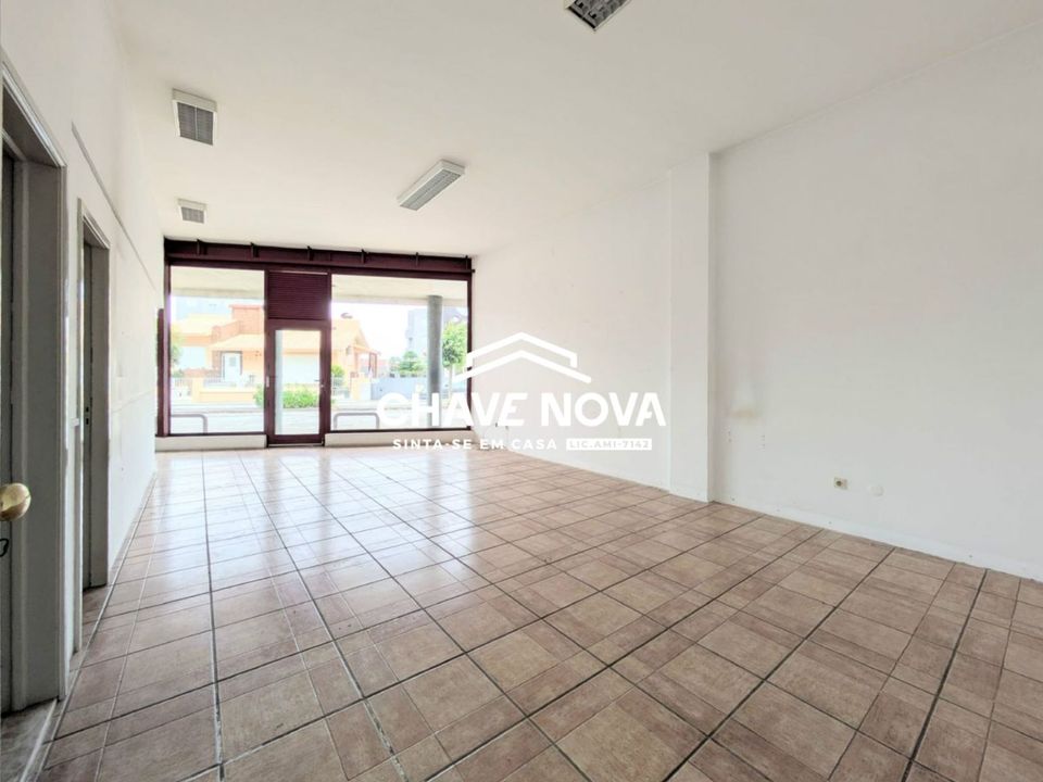 Erhvervsejendom i Santa Maria da Feira, Aveiro - foto 1