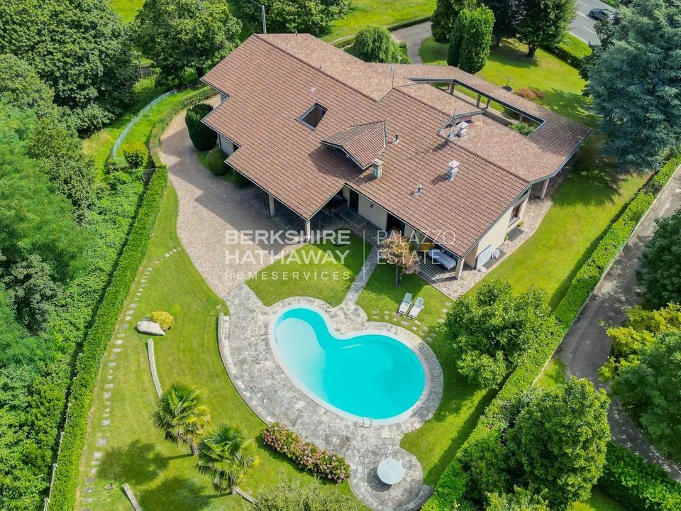 Villa i Inverigo, Como - foto 1