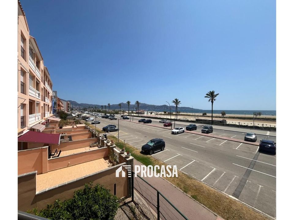Lejlighed i Empuriabrava, Gerona - foto 1
