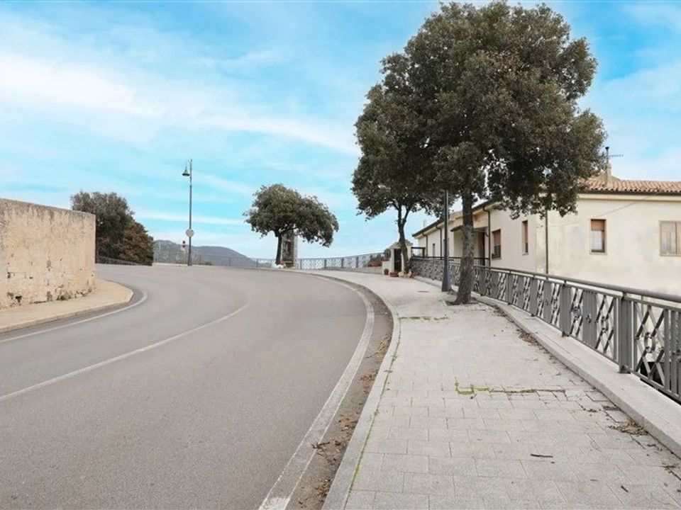 Propiedad comercial en Berchidda, Sassari - foto 2