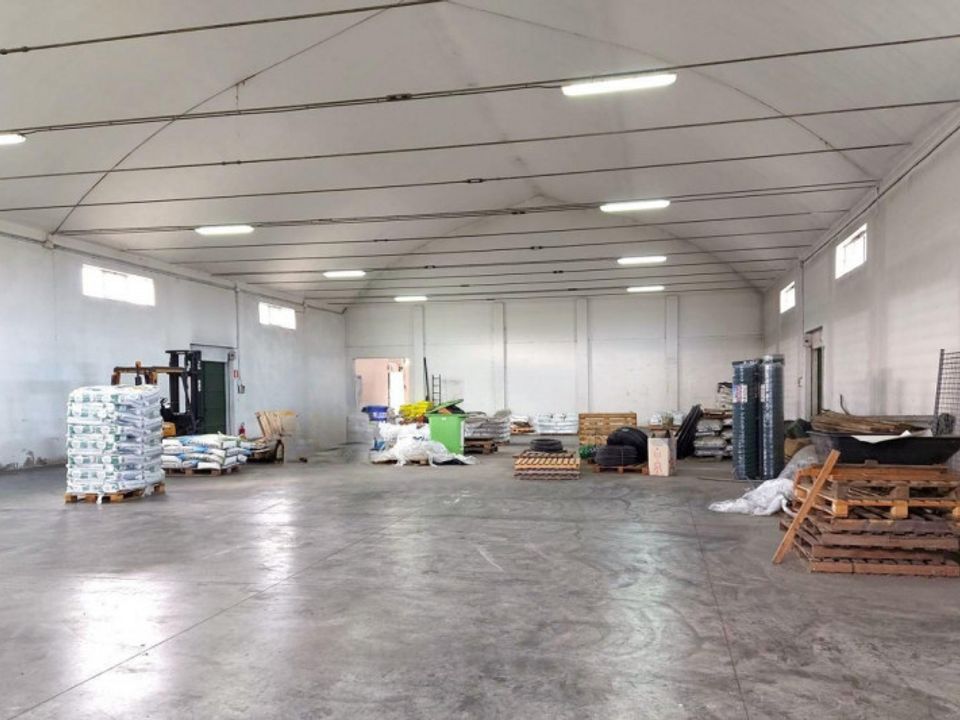 Erhvervsejendom i Guspini, Cagliari - foto 2