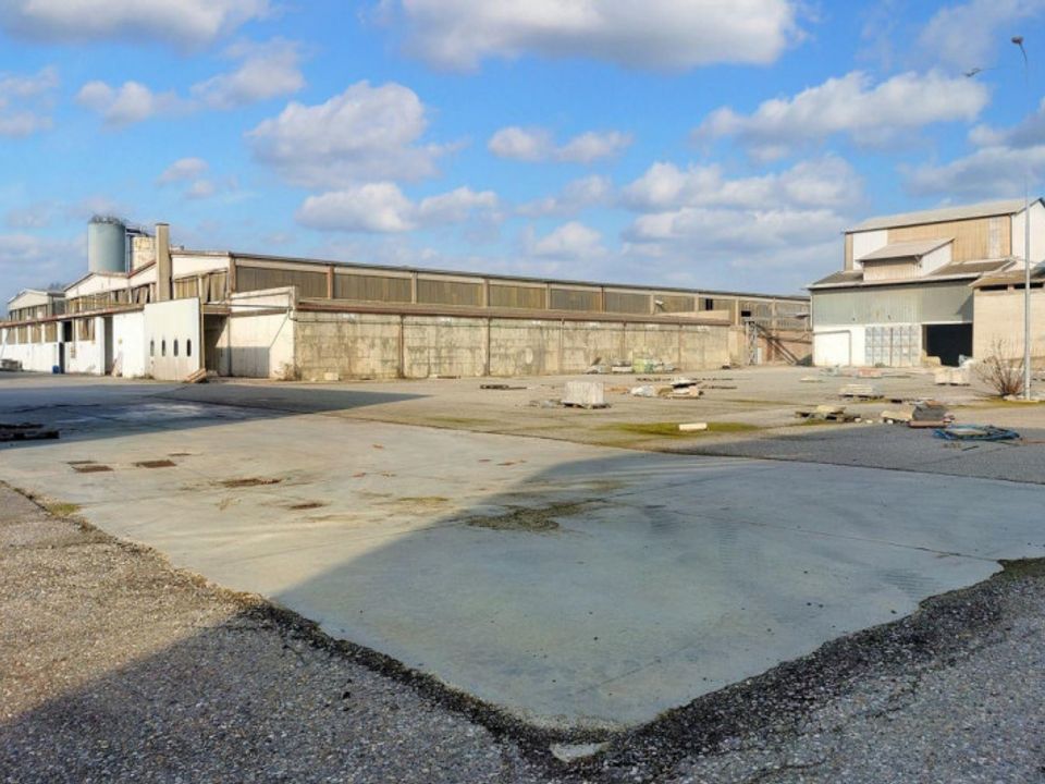Erhvervsejendom i Pizzighettone, Cremona - foto 4