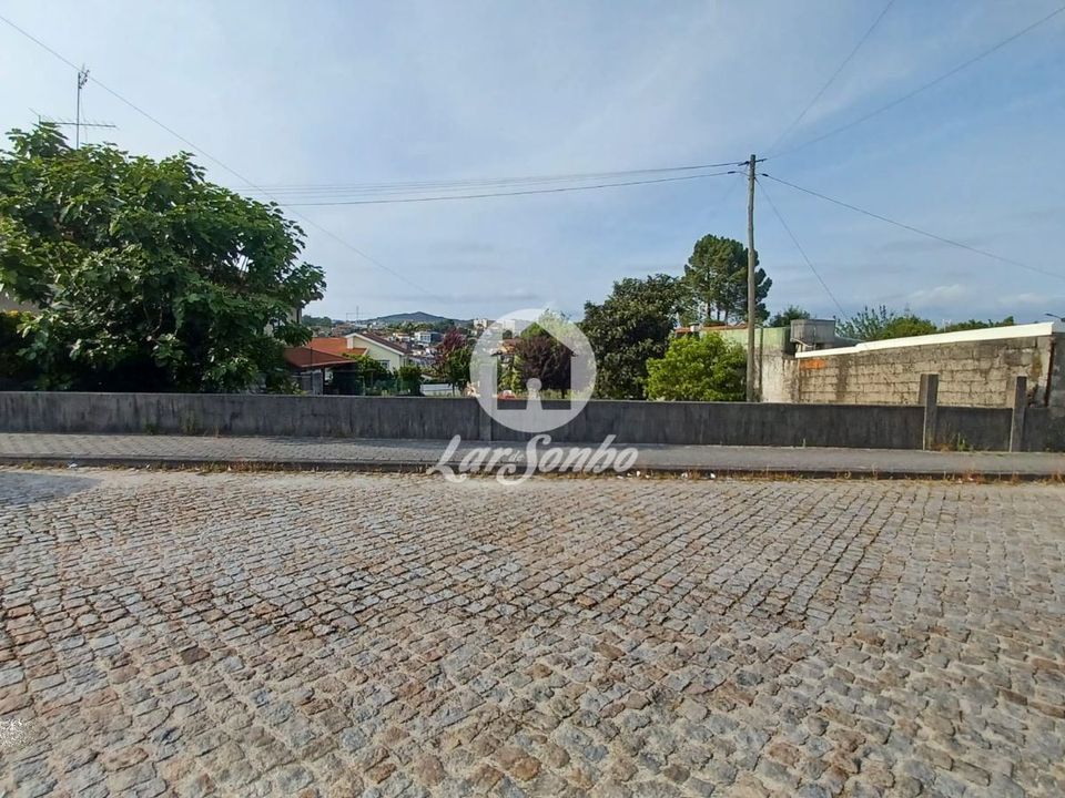 Helårsgrund i Santo Tirso, Porto - foto 1