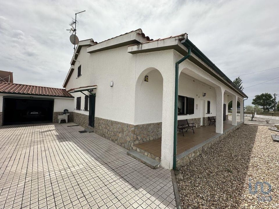 Byhus i Almeida, Guarda - foto 1
