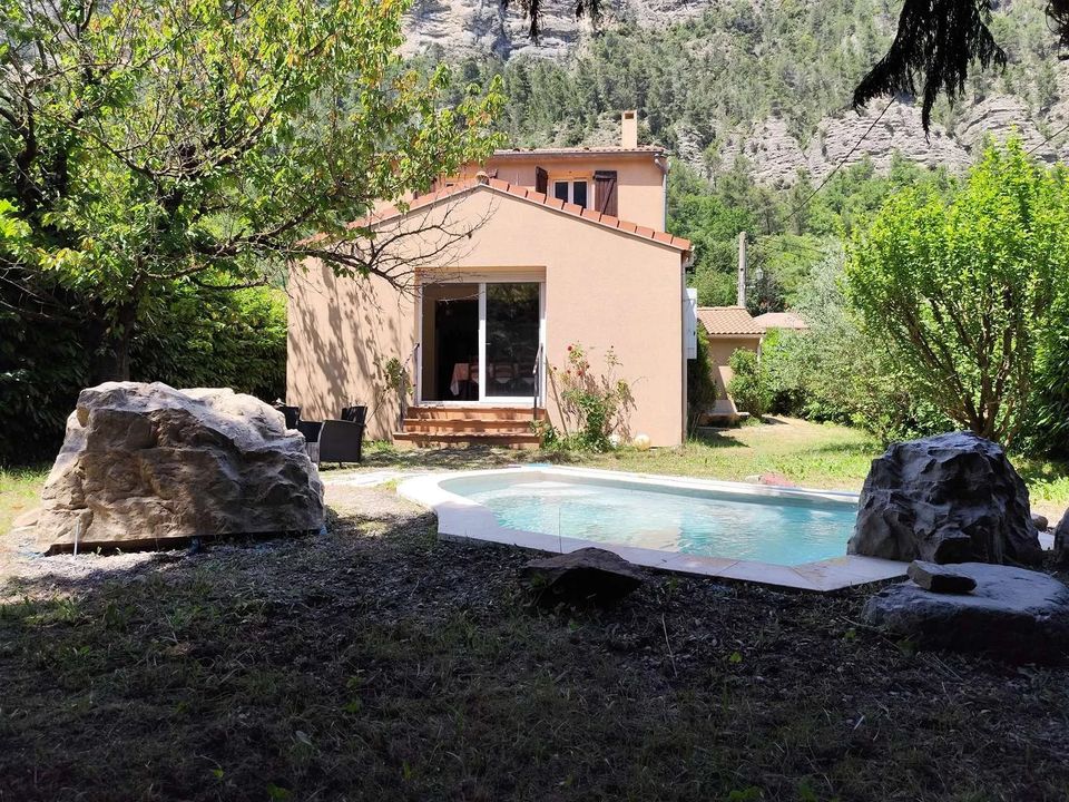 Villa en Touët-sur-Var, Alpes-Maritimes - foto 2