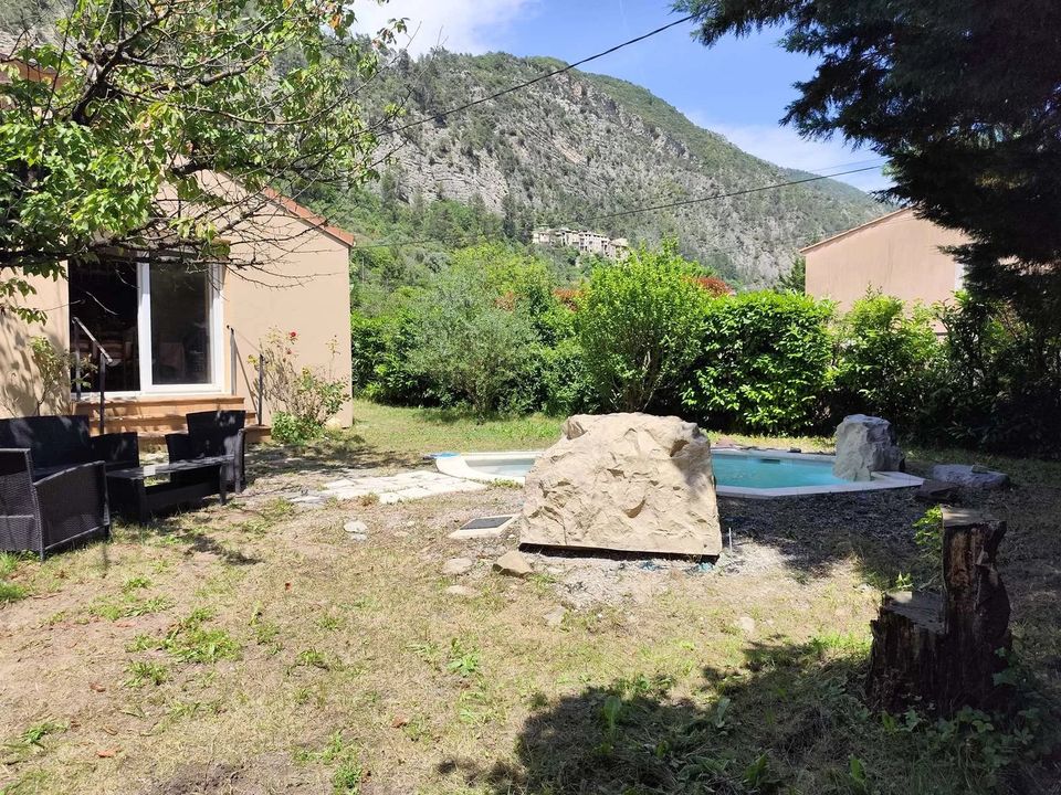Villa en Touët-sur-Var, Alpes-Maritimes - foto 3