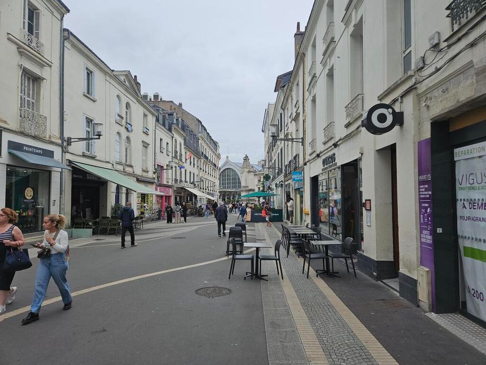 Erhvervsejendom i Tours, Indre-et-Loire - foto 4