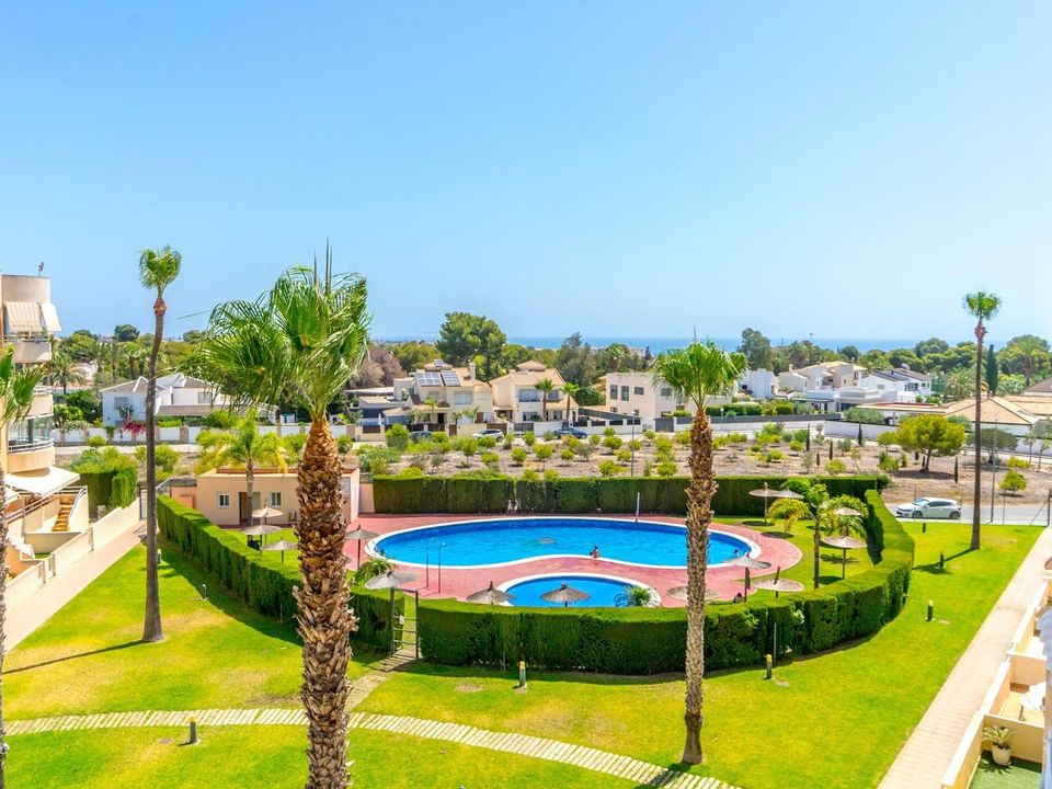Lejlighed i Dehesa De Campoamor, Alicante - foto 1