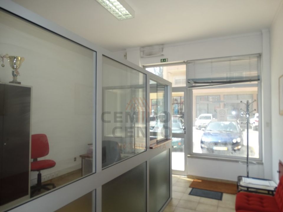 Erhvervsejendom i Leiria, Leiria - foto 1