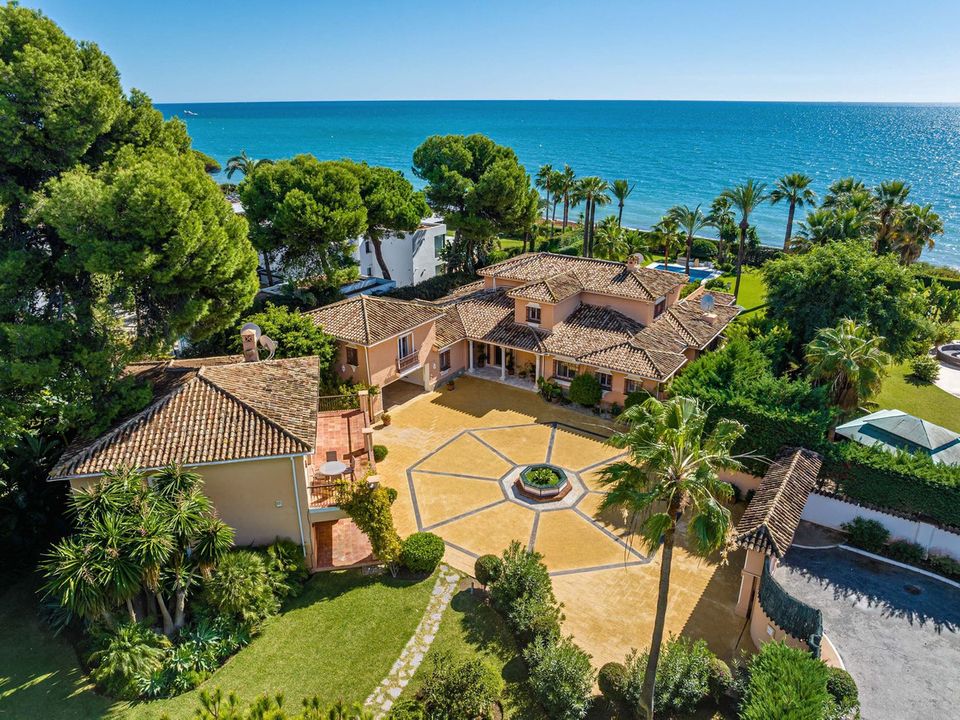 Villa i El Paraiso, Malaga - foto 1