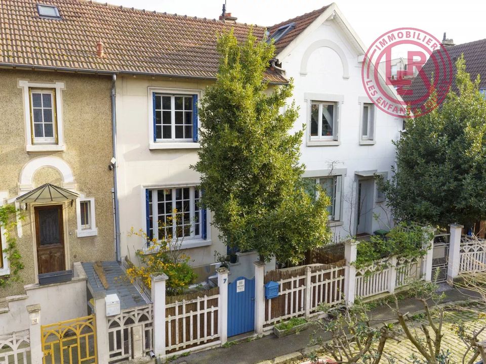 Landejendom i Ivry-sur-Seine, Val-de-Marne - foto 1