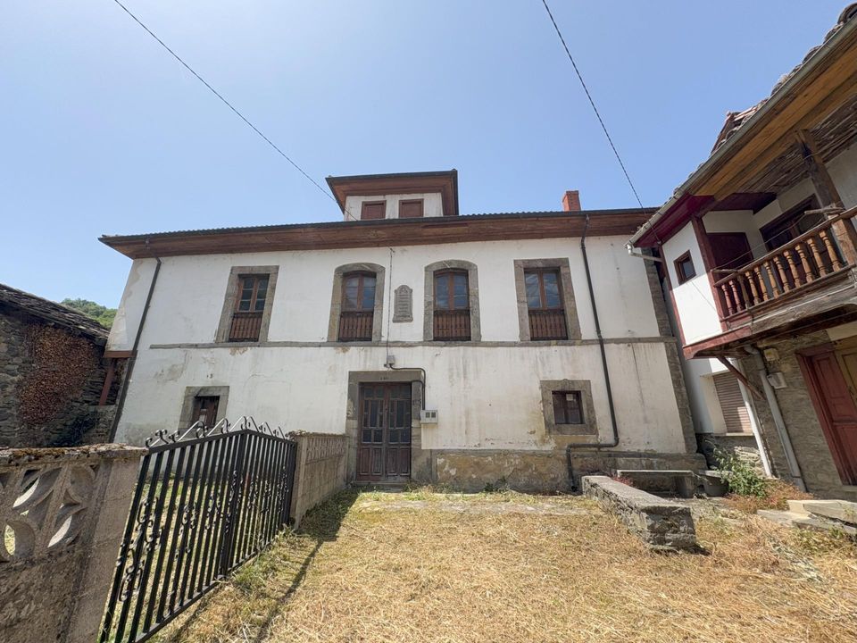 Villa - Aller, Asturias - photo 1