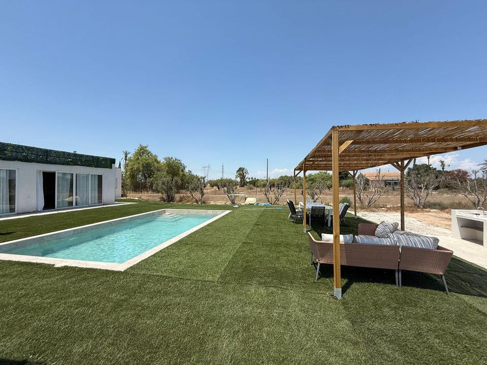 Villa in Elche, Alicante - photo 1