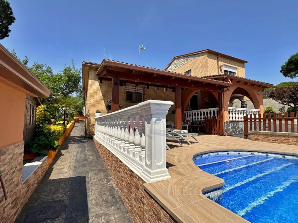 Villa a Vidreres, Gerona - foto 2