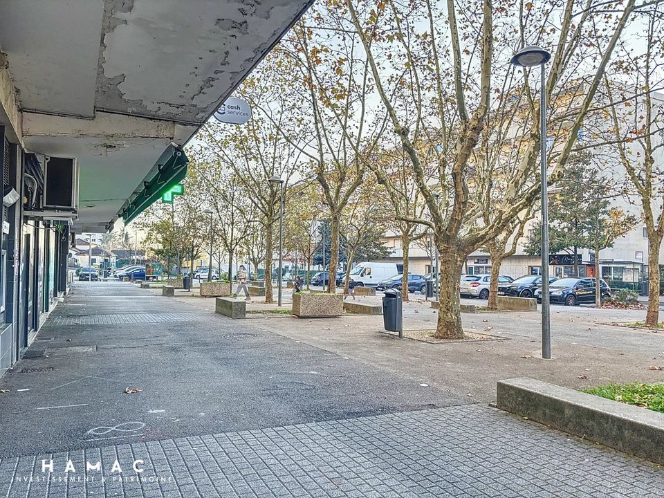 Erhvervsejendom i Sainte-Foy-les-Lyon, Rhone - foto 3