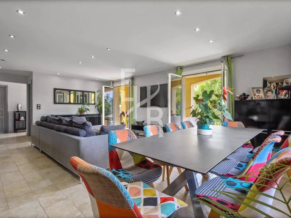 Villa i Vallauris, Alpes-Maritimes - foto 1