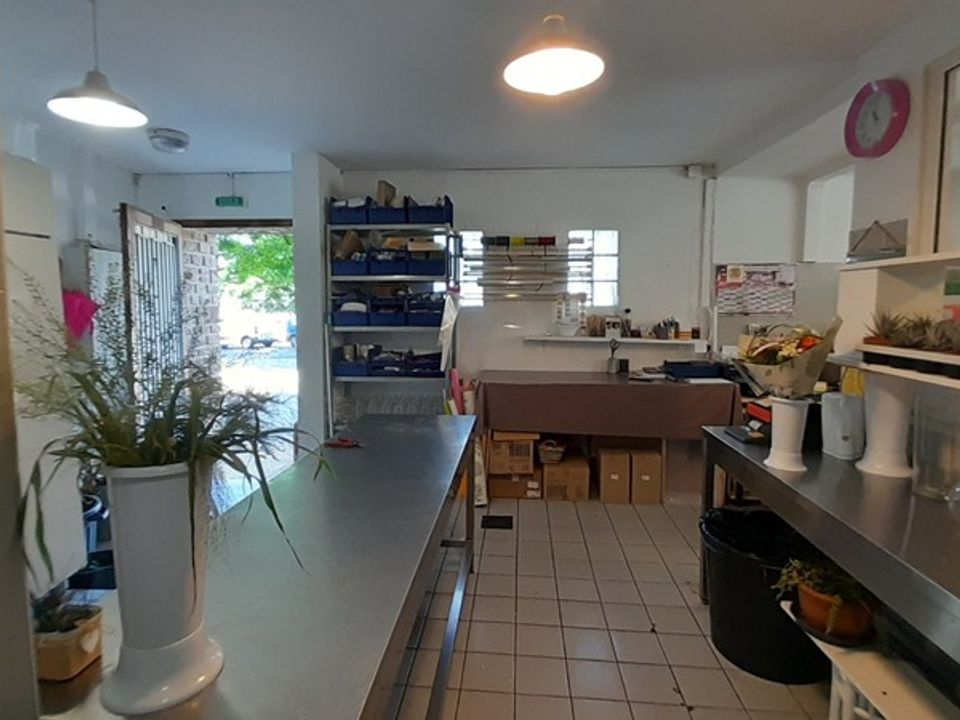 Erhvervsejendom i Magnac-Laval, Haute-Vienne - foto 3