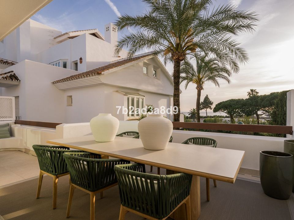 Lejlighed i Los Monteros, Malaga - foto 2