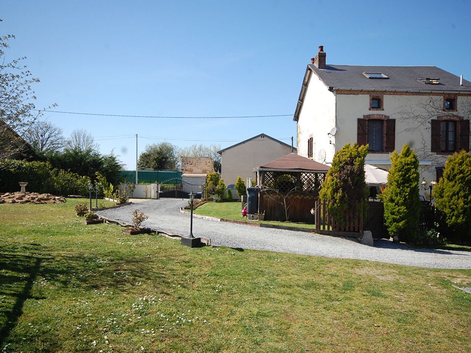 Villa i Magnac-Laval, Haute-Vienne - foto 1