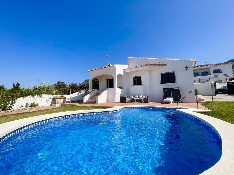 Villa i Nerja, Malaga - foto 1