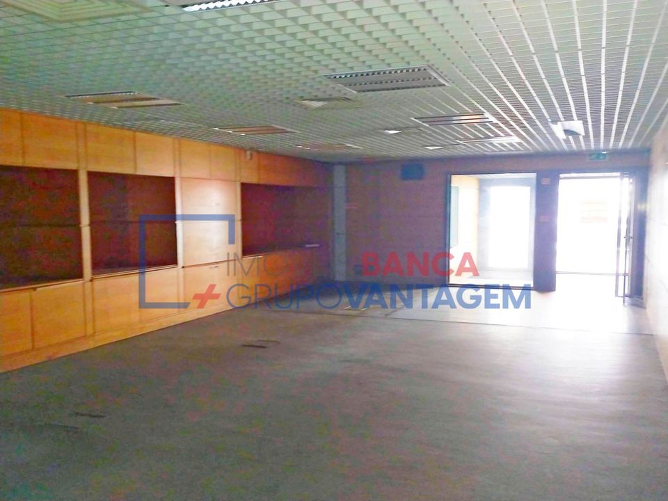 Erhvervsejendom i Pacos de Ferreira, Porto - foto 2