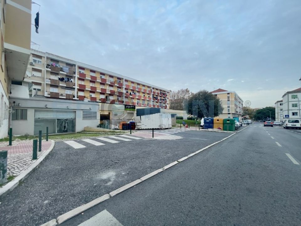Erhvervsejendom i Massama, Lisbon - foto 1