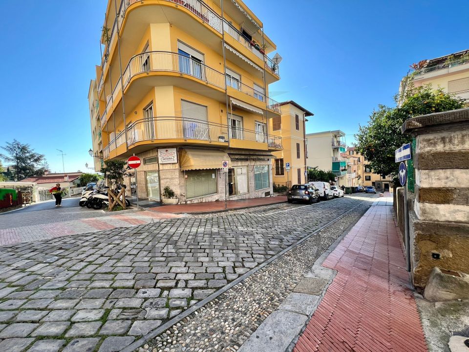 Erhvervsejendom i Ospedaletti, Imperia - foto 4