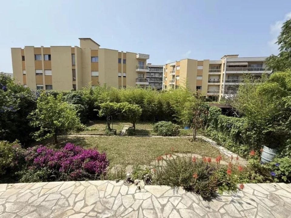 Helårsgrund i Antibes, Alpes-Maritimes - foto 3