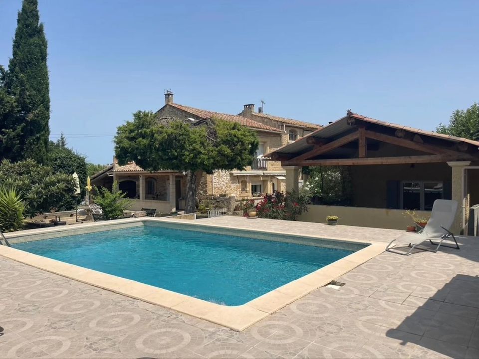 Villa in Taillades, Vaucluse - photo 1