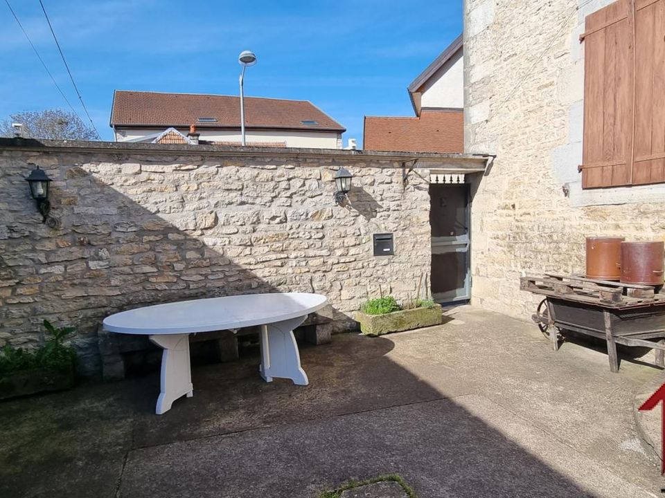 Landsbyhus i L'Hopital-Du-Grosbois, Doubs - foto 4