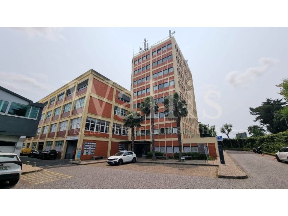 Erhvervsejendom i Barcarena, Lisbon - foto 1