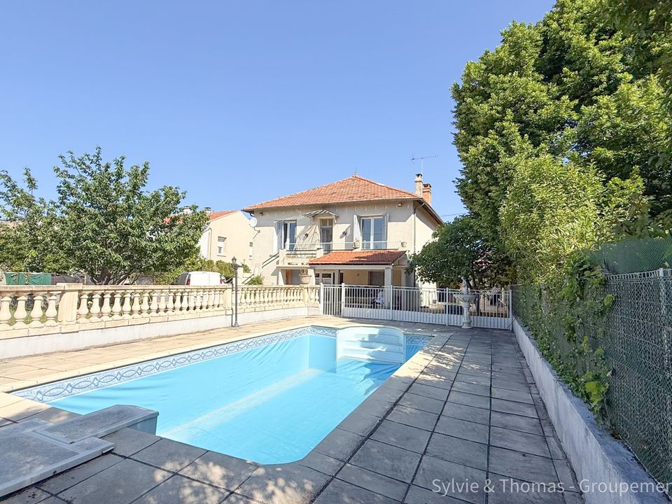 Villa i Orange, Vaucluse - bilde 1