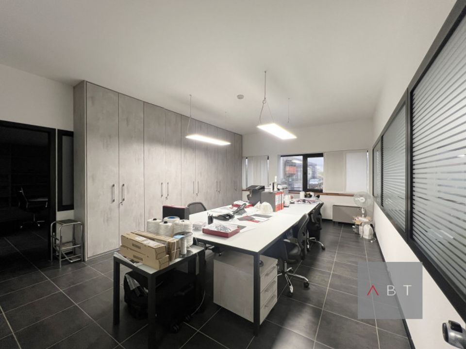 L'establiment comercial a Caerano di San Marco, Treviso - foto 4