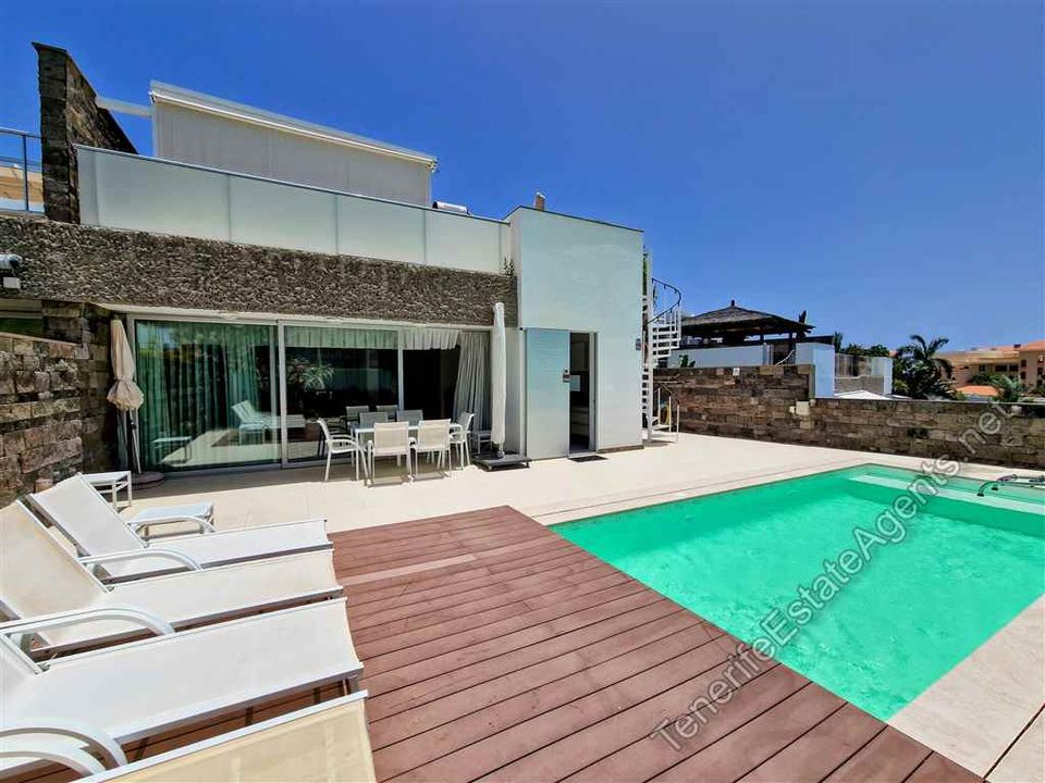 Villa i Playas De Fanabe, Tenerife - foto 1