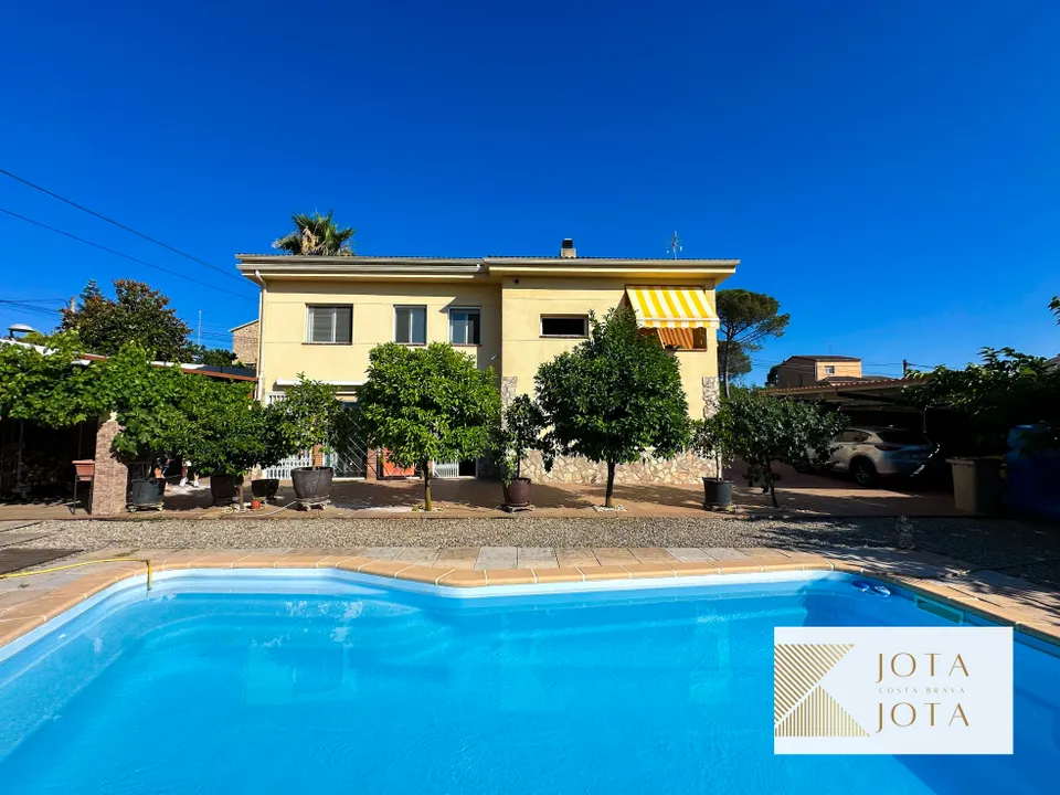 Villa i Sils, Gerona - foto 1