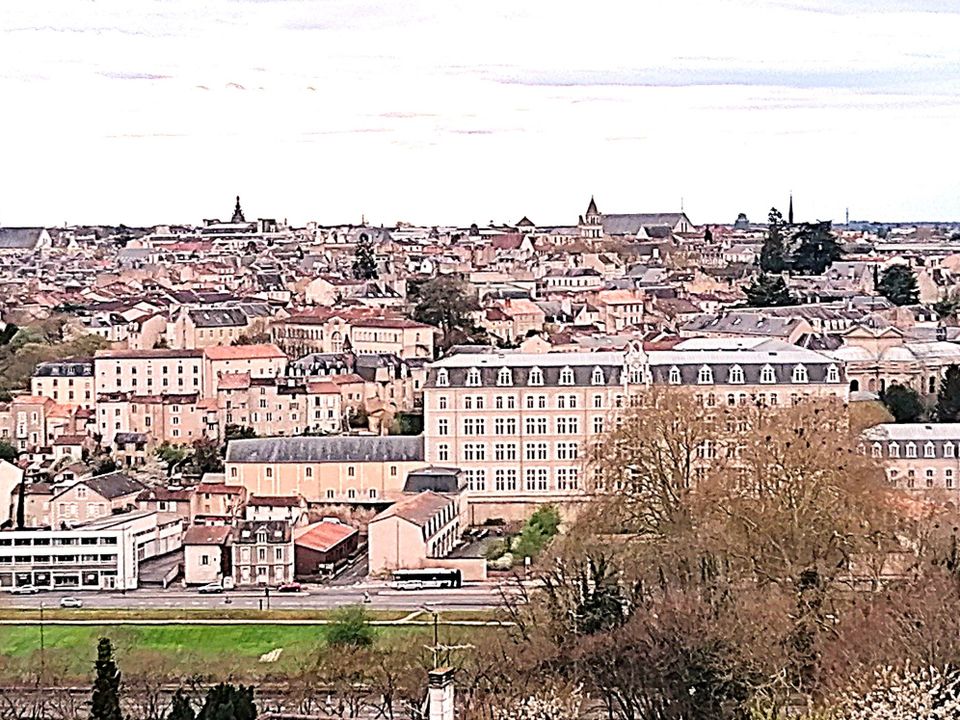 Lejlighed i Poitiers, Vienne - foto 1