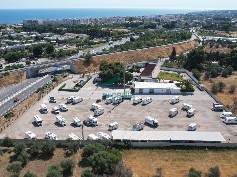 Erhvervsejendom i Bari, Bari - foto 1