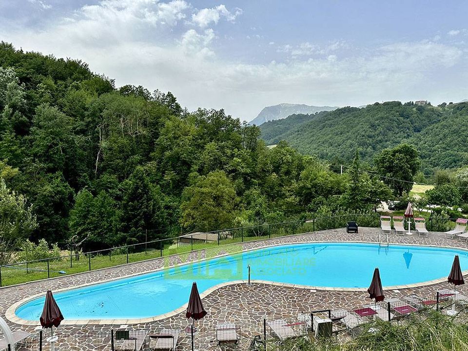 Erhvervsejendom i Comunanza, Ascoli Piceno - foto 5
