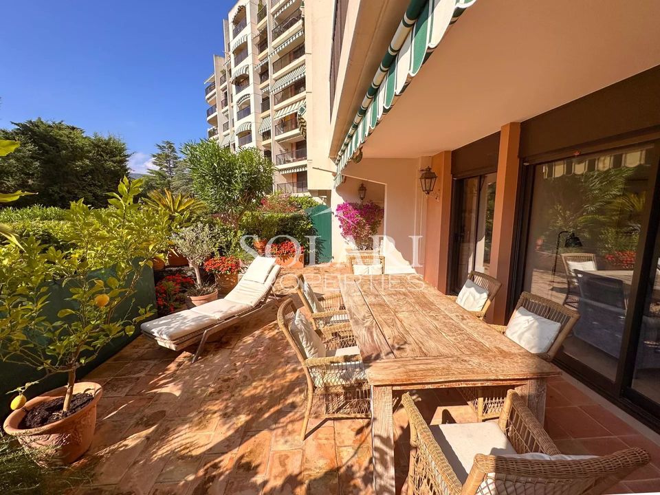 Lejlighed i Mandelieu-la-Napoule, Alpes-Maritimes - foto 1