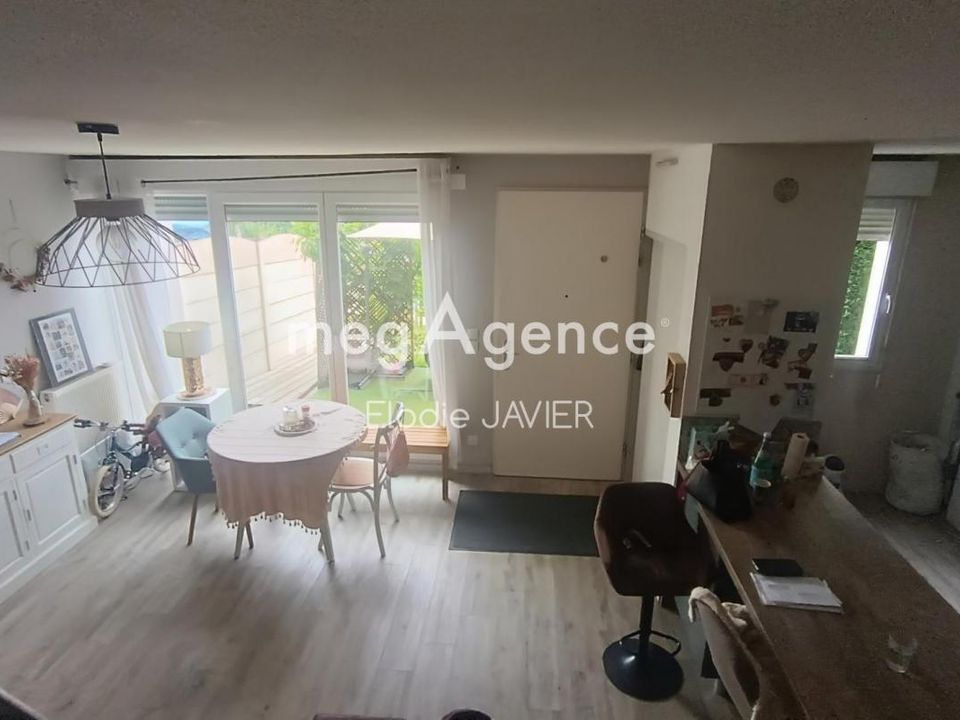 Villa in Artigues-pres-Bordeaux, Gironde - foto 1