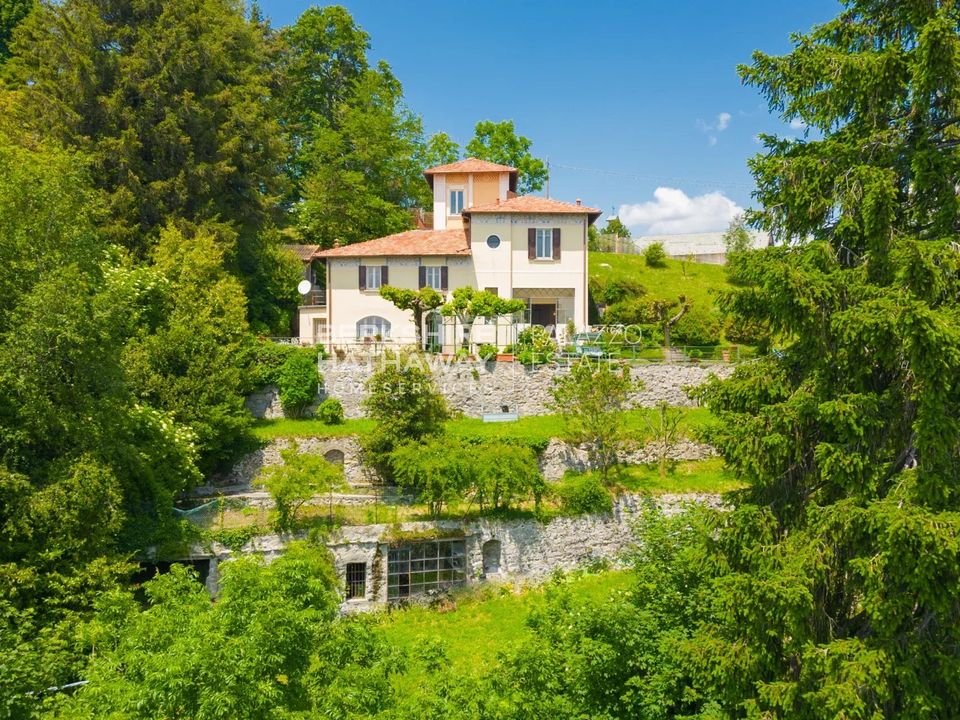 Villa i Brunate, Como - foto 1
