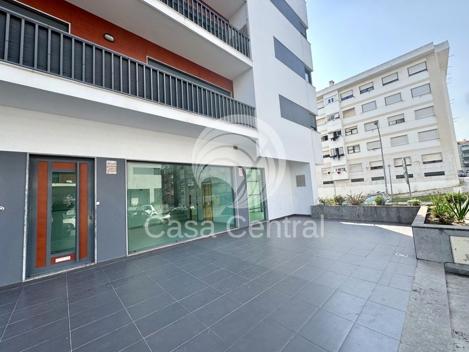 Erhvervsejendom i Odivelas, Lisbon - foto 1