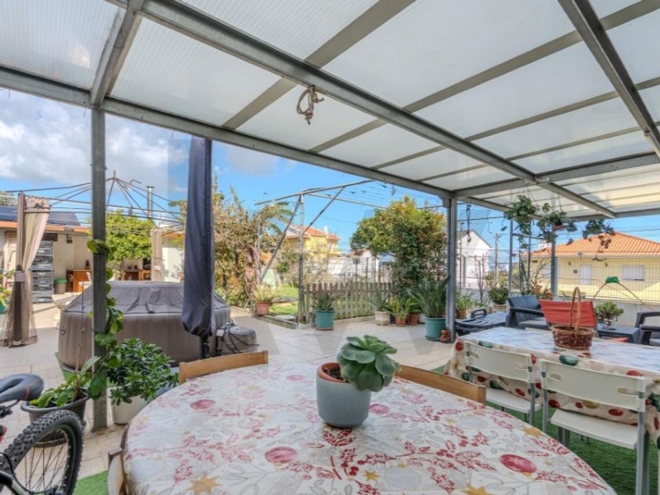 Villa en Santa Iria de Azoia, Lisbon - foto 1