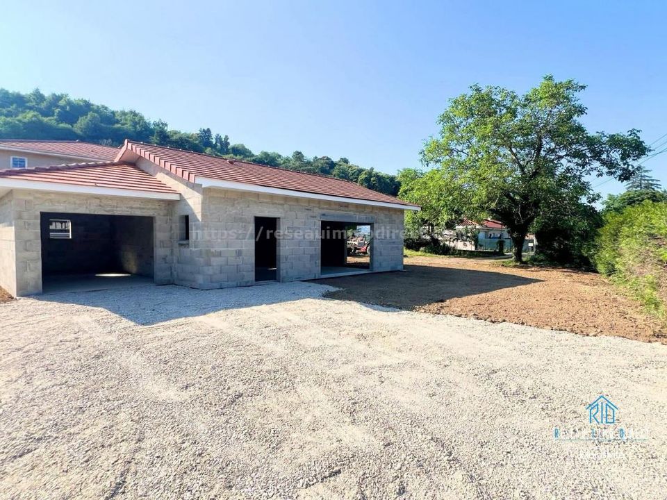 Villa i Saint-Simeon-de-Bressieux, Isere - foto 1