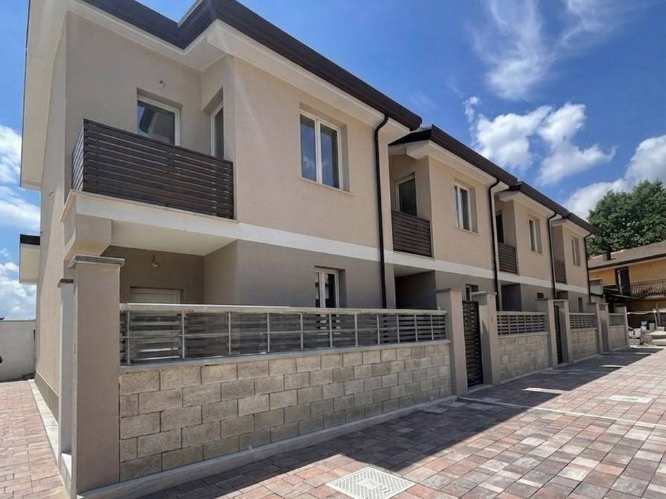 Rækkehus i Frosinone, Frosinone - foto 1