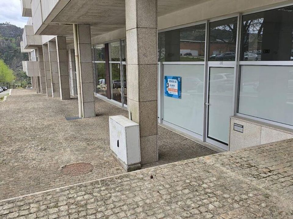 Erhvervsejendom i Amarante, Porto - foto 2