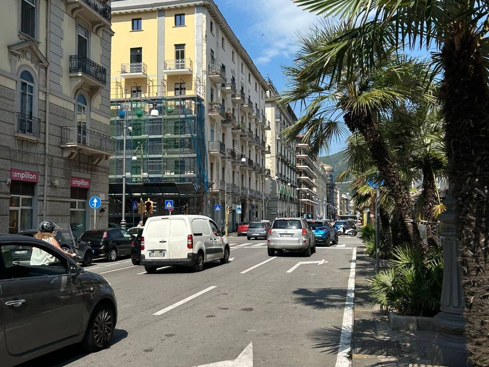 Erhvervsejendom i Salerno, Salerno - foto 1